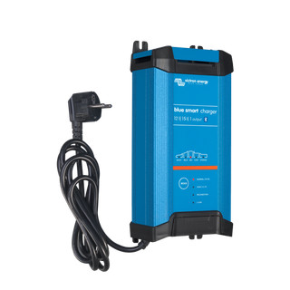 Blue Smart IP22 Charger 12/15(1) 230V CEE 7/7