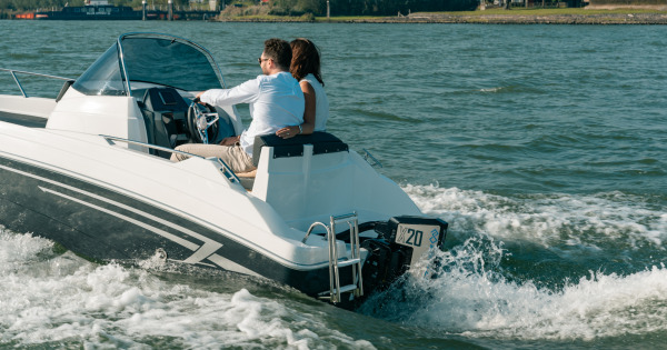 Ile mogę pływać na silniku elektrycznym? Testy z życia wzięte